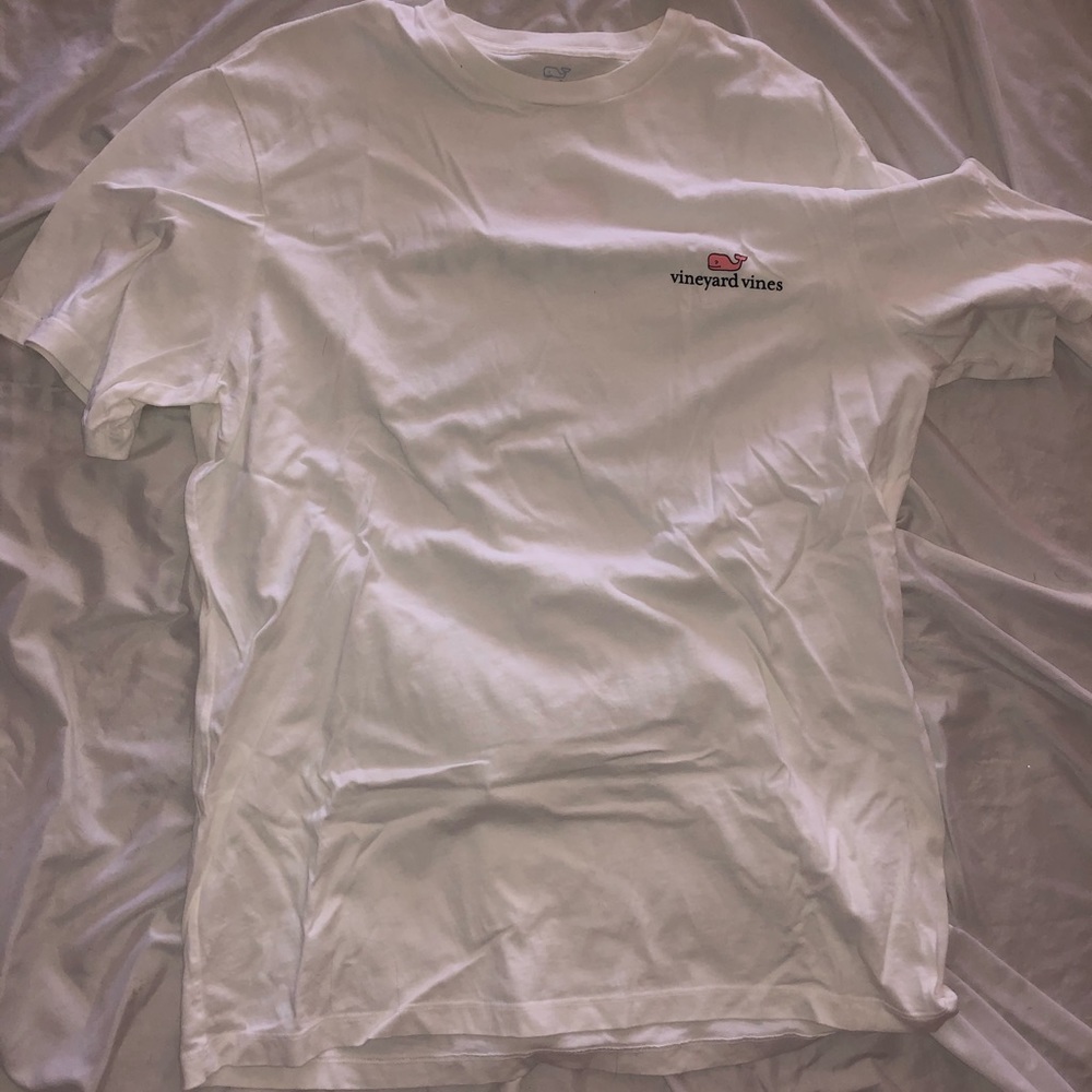 Vineyard vines tshirt size M